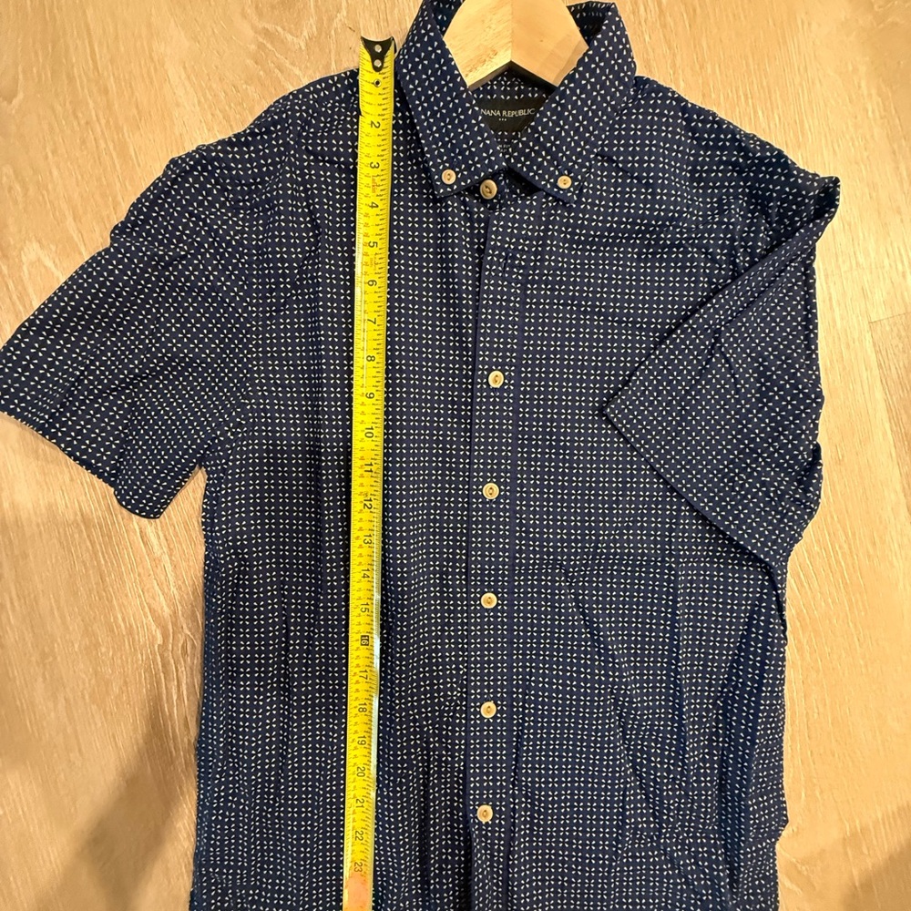Banana Republic Navy and White Patterned Men's Shirt - Picture 3 of 8